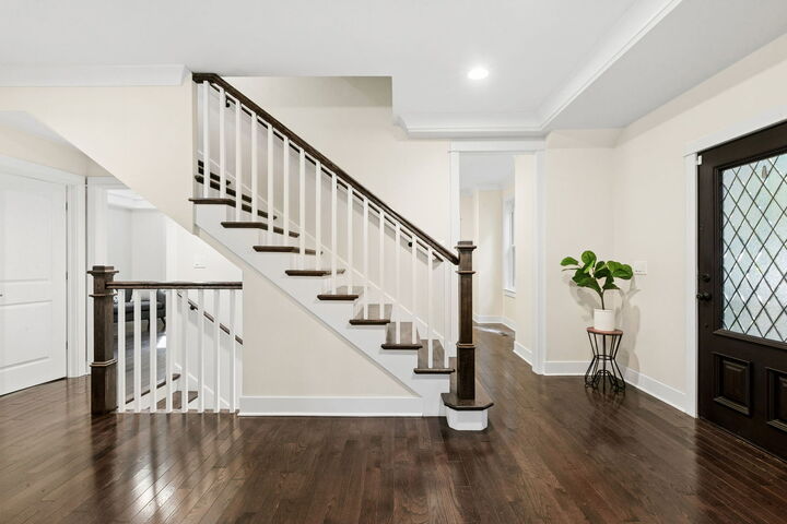 Property Photo:  2412 Noyes Street  IL 60201 