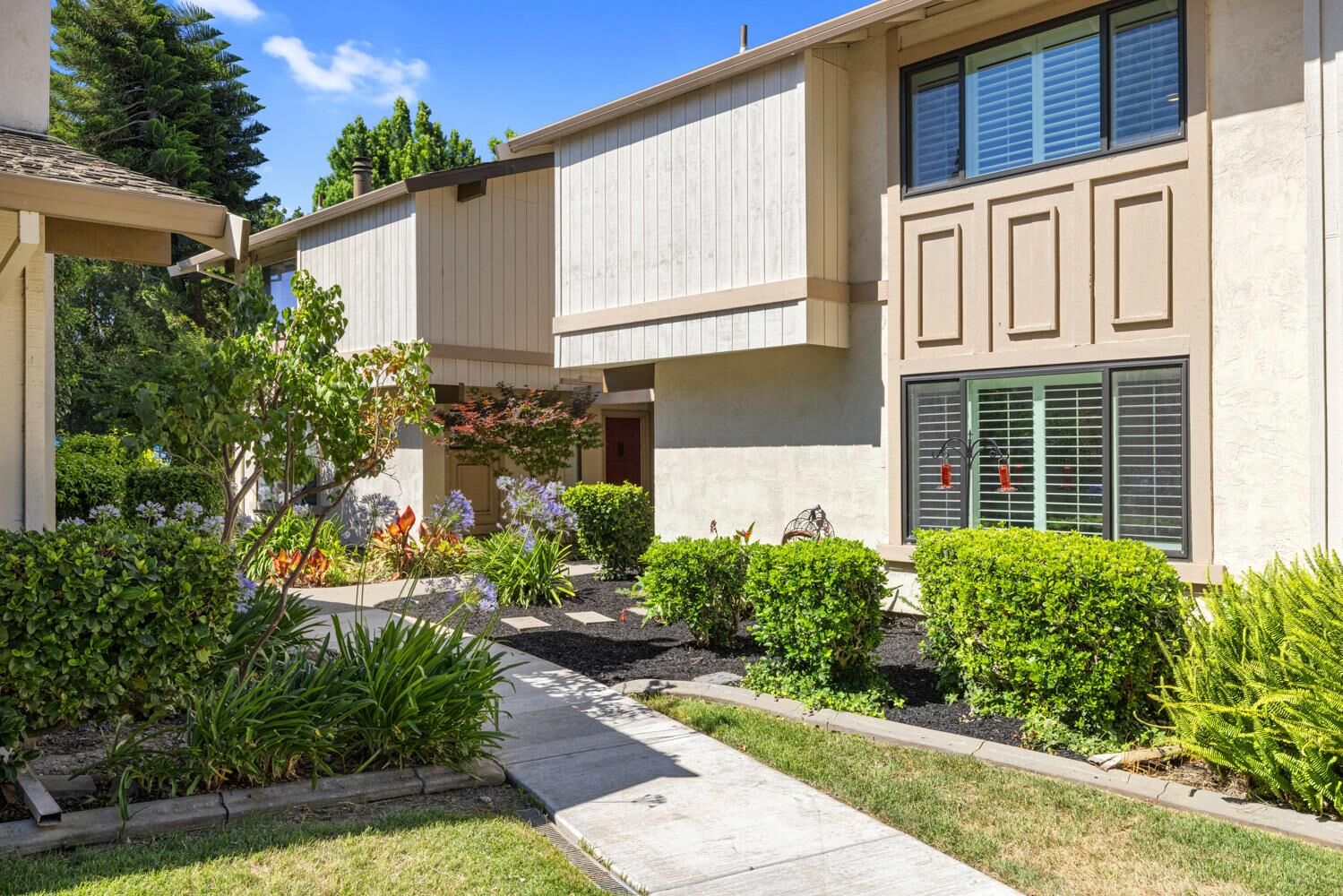 Property Photo: 50 W Yorkshire Drive CA 95207