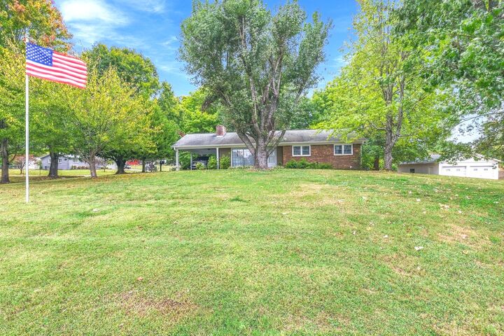 Property Photo: 1604 Buffalo Rd TN 38464