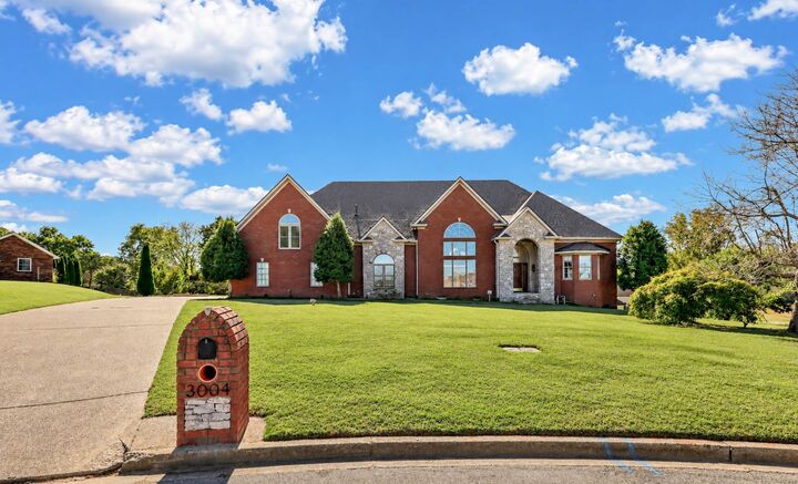 Property Photo: 3004 Edgemont Dr TN 37043