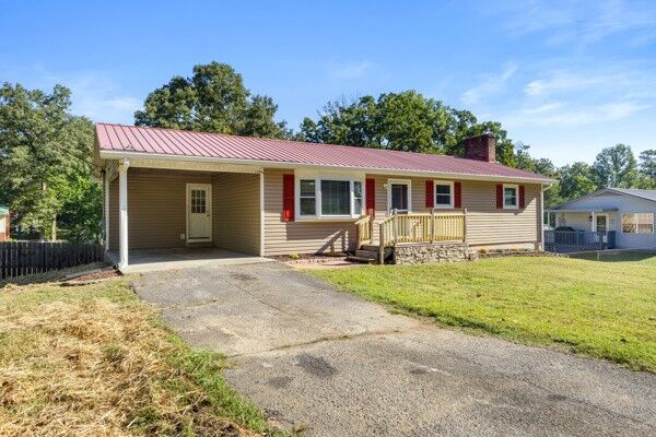 Property Photo:  1945 Plantation Dr SE  TN 37323 
