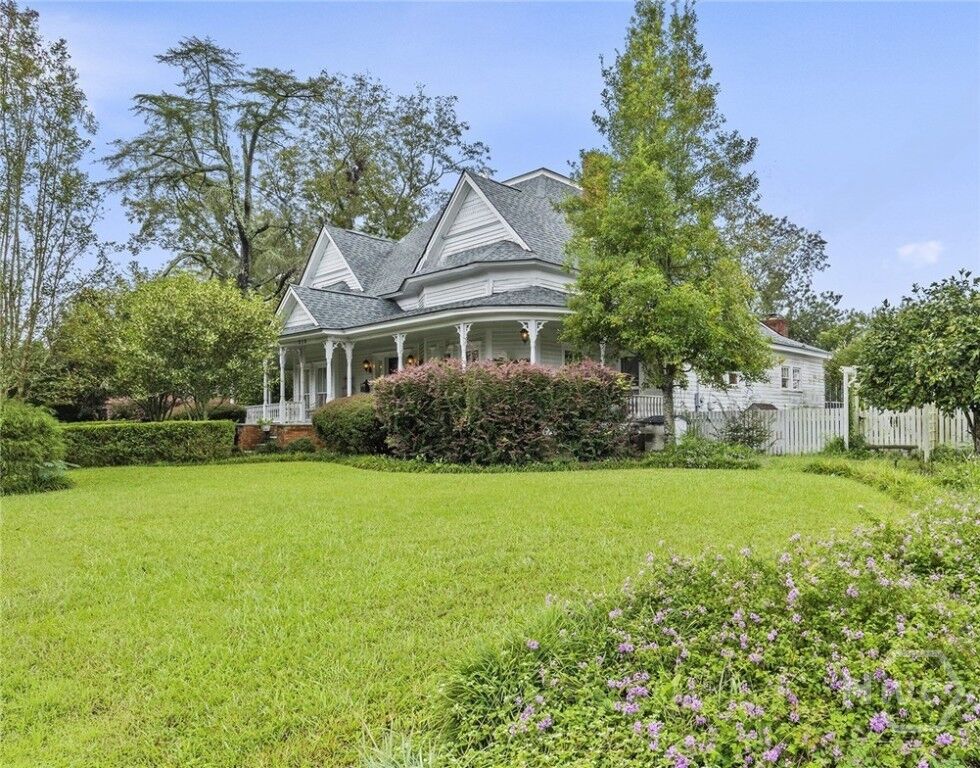 Property Photo:  310 S Lewis Street  GA 30439 