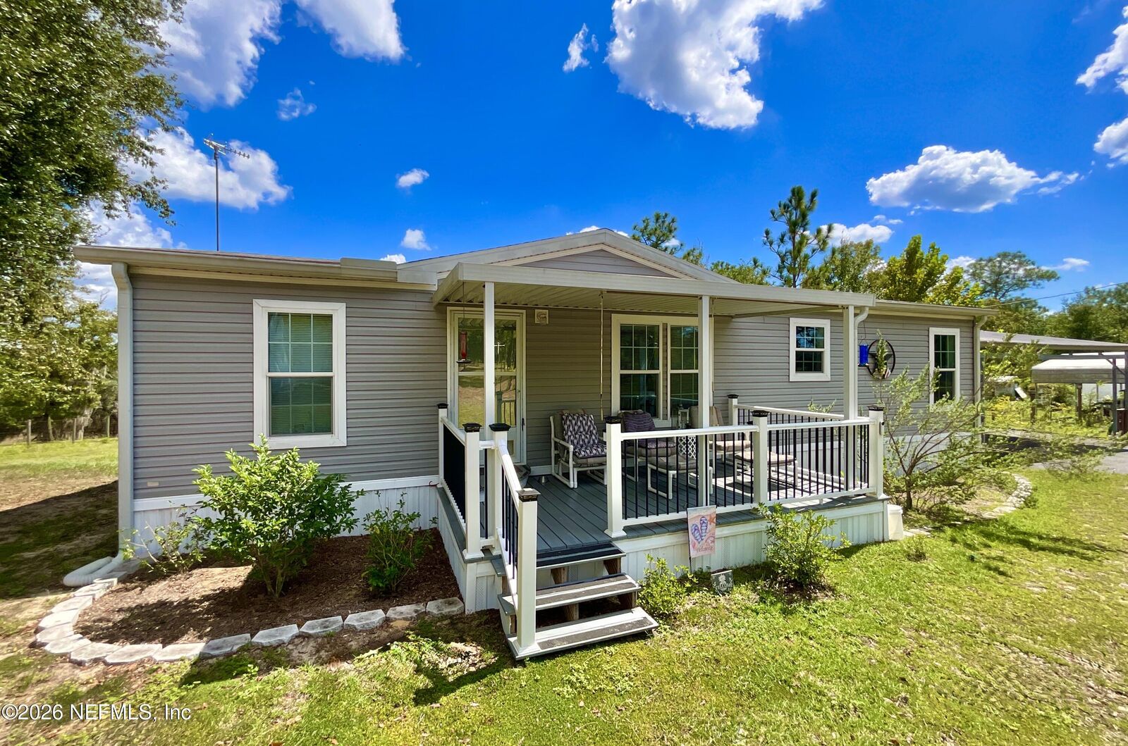 Property Photo:  104 Silver Dollar Drive  FL 32640 