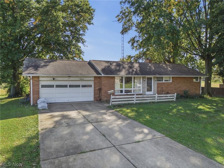 Property Photo: 7660 Brookview Street OH 44641
