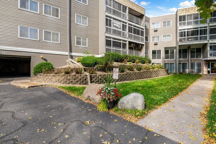 Property Photo:  135 Viking Drive E 117  MN 55117 