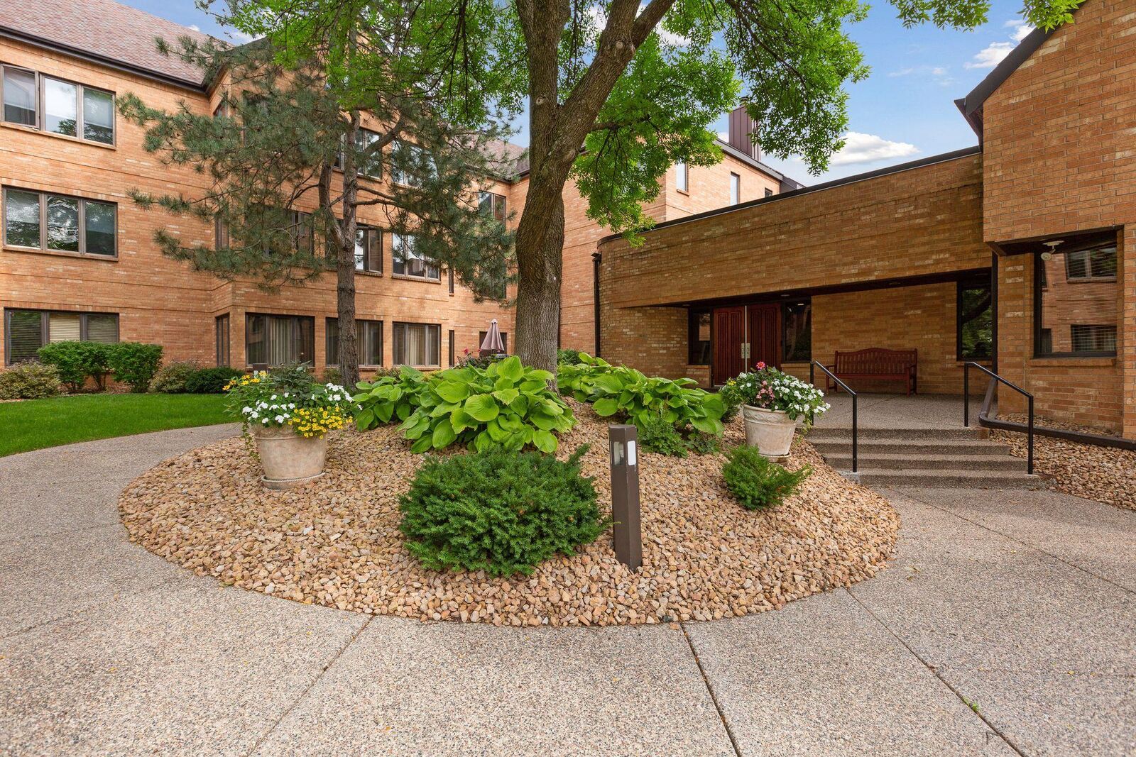 Property Photo:  1830 Eagle Ridge Drive 1004  MN 55118 