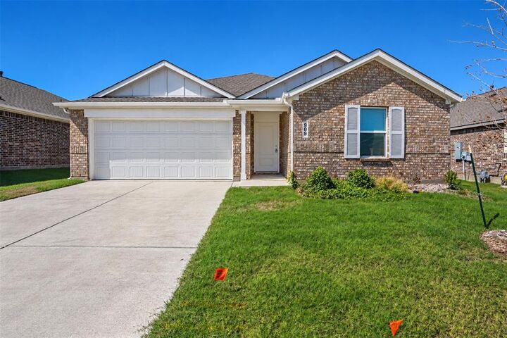 Property Photo:  909 Cole Street  TX 75459 