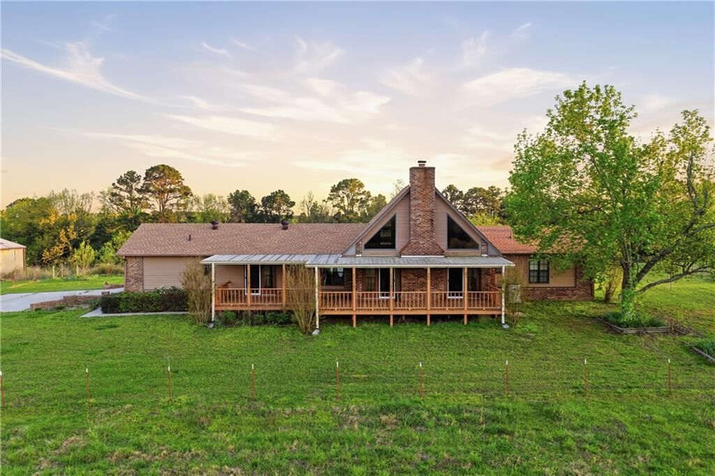 Property Photo:  1709 County Road 4451  AR 72830 