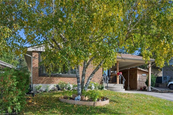Property Photo:  172 Laurentian Drive  ON N2E 1Y3 