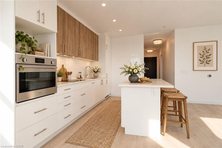 Property Photo:  181 King Street S 1401  ON N2J 1P7 