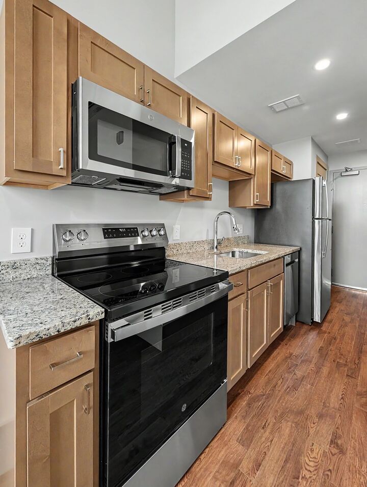 Property Photo:  90 Grove St 206  MA 01605 