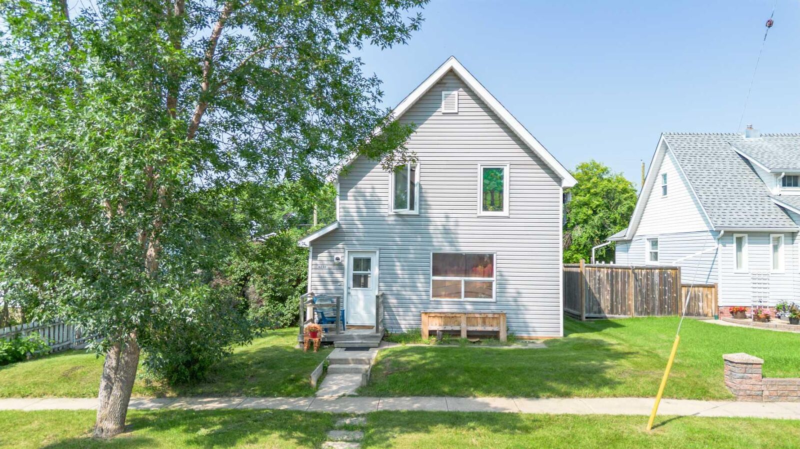 Property Photo:  4706 48 Street  AB T0C 2L0 