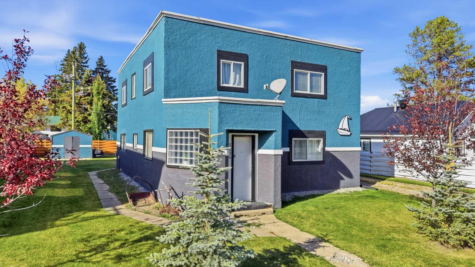 Property Photo:  5036 51A Street  AB T4S 1E1 