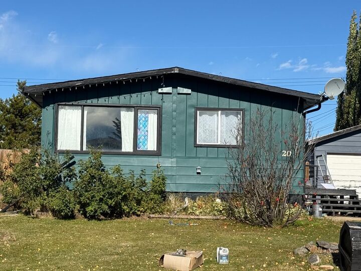 Property Photo:  20 Centennial Crescent  AB T0G 2C0 