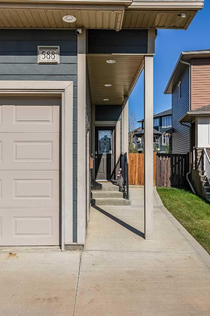 Property Photo:  588 Vista Drive SE  AB T1B 0N1 