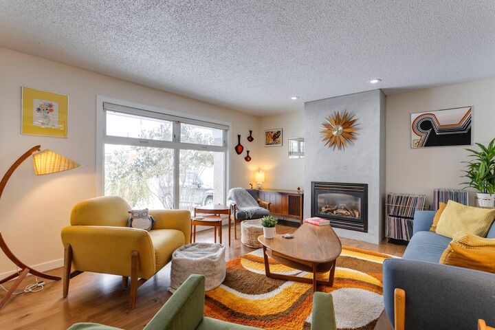 Property Photo:  6216 Thornaby Way NW  AB T2K 5K9 