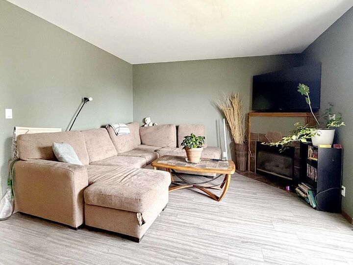 Property Photo:  4732 43 Street  AB T4S 1M3 