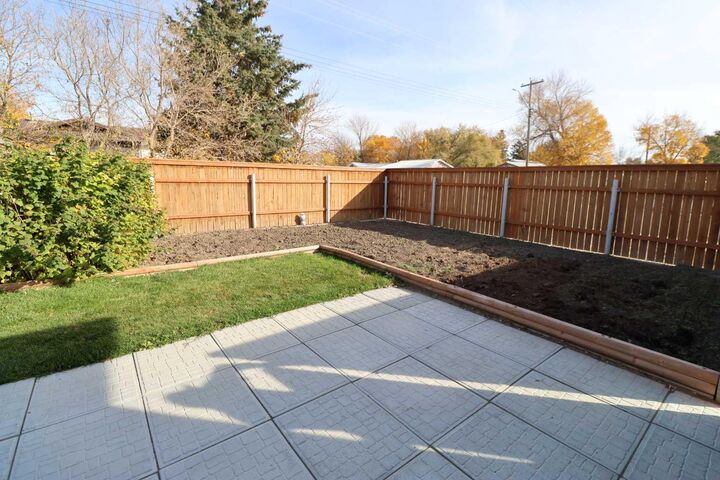 Property Photo:  704 1 Ave  AB T0K 2K0 