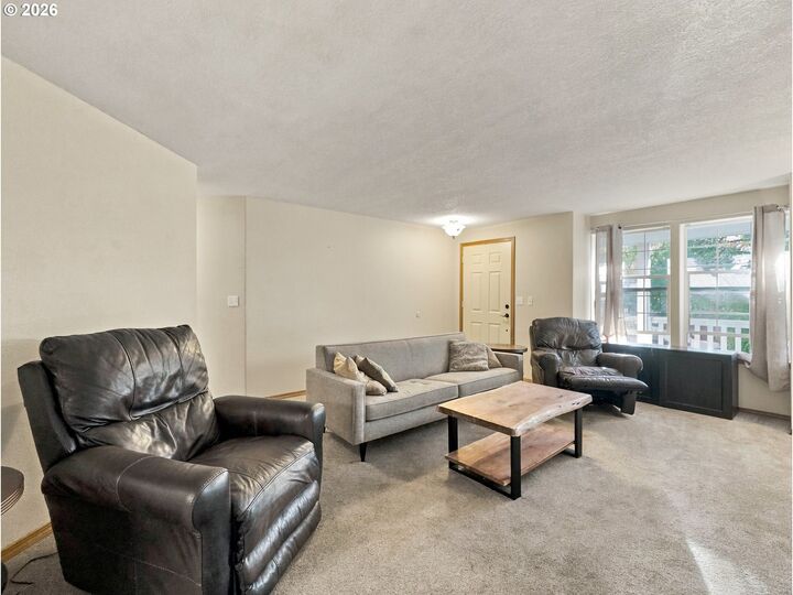 Property Photo: 3608 N Ivy Dr OR 97132