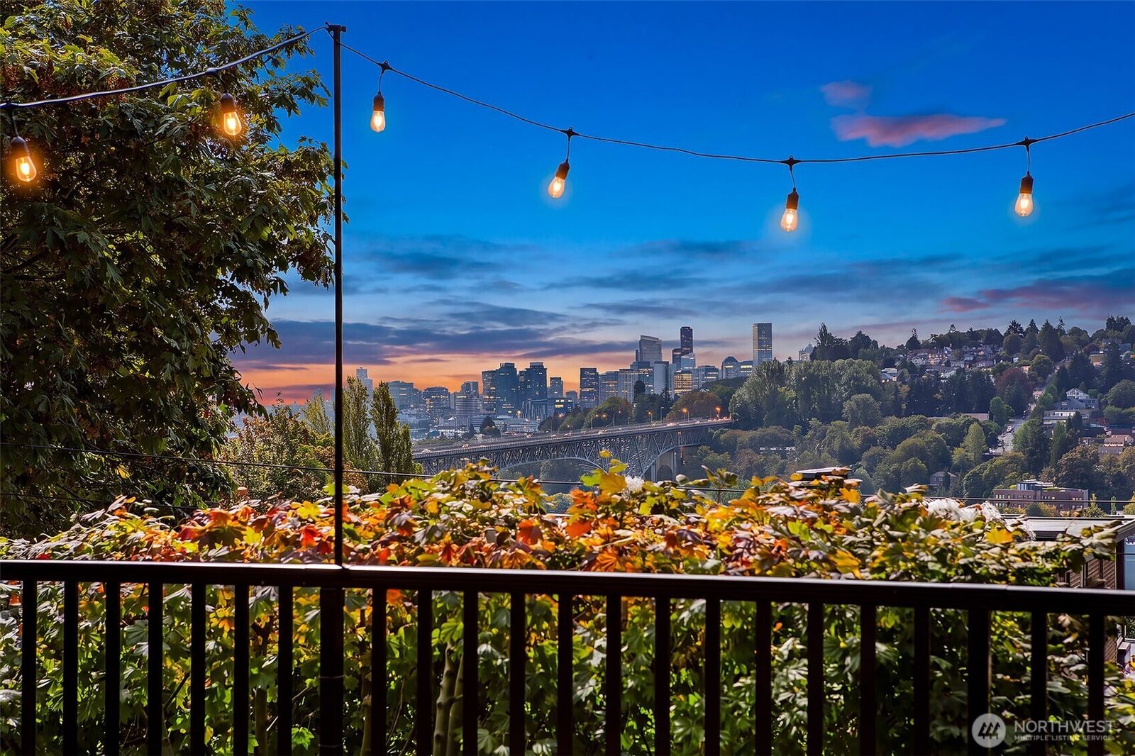 Property Photo: 3951 Evanston Avenue N WA 98103