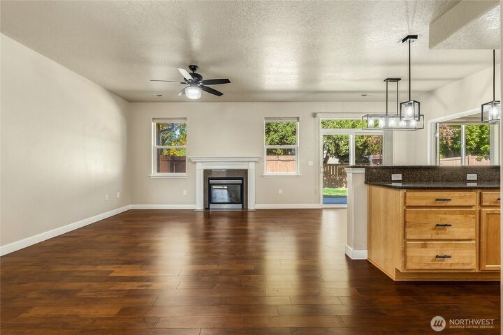 Property Photo:  403 SE 3rd Street  WA 99324 