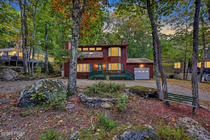Property Photo:  208 Mountain View Drive  PA 18428 