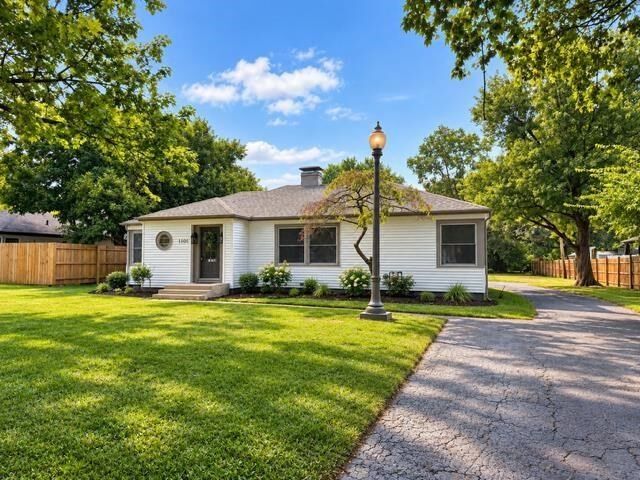 Property Photo:  1101 Sylvan Nook Dr  IN 47374 