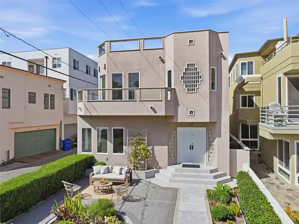 Property Photo: 17 16th Street CA 90254