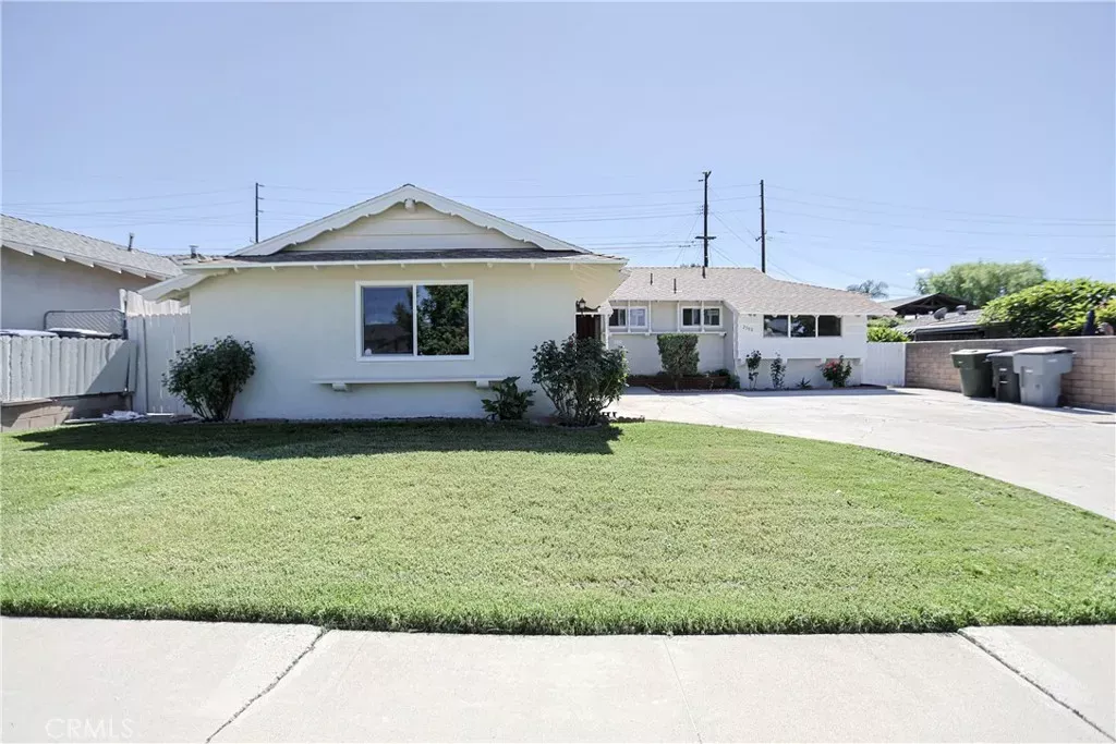 Property Photo:  2580 Sidon  CA 90631 
