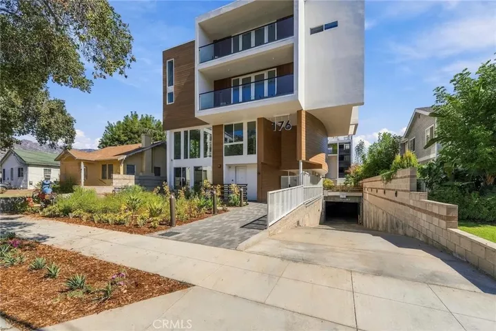 Property Photo: 176 N Catalina Ave 102 CA 91106