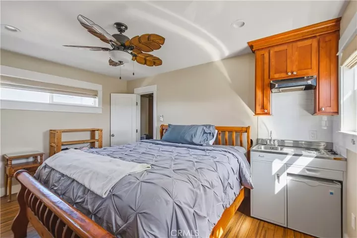 Property Photo:  2151 E Spaulding Court  CA 90804 
