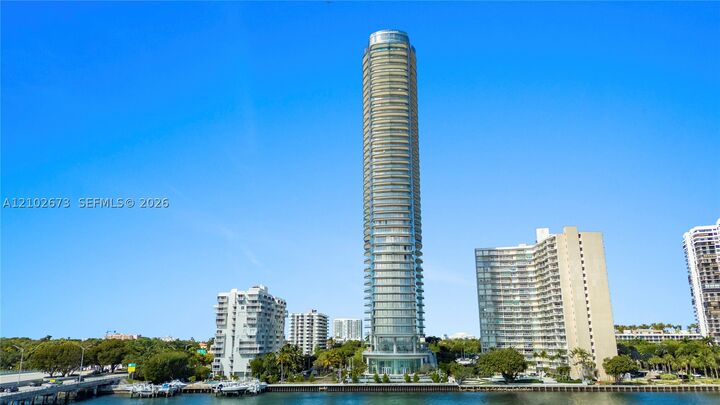 Property Photo:  175 SE 25 Road 2003  FL 33129 
