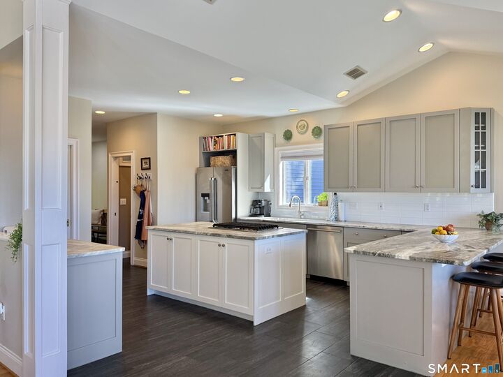 Property Photo:  100 Robin Drive  CT 06019 
