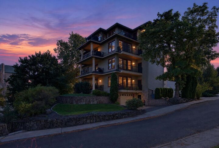 Property Photo: 2 E Sumner Ave 2 WA 99202