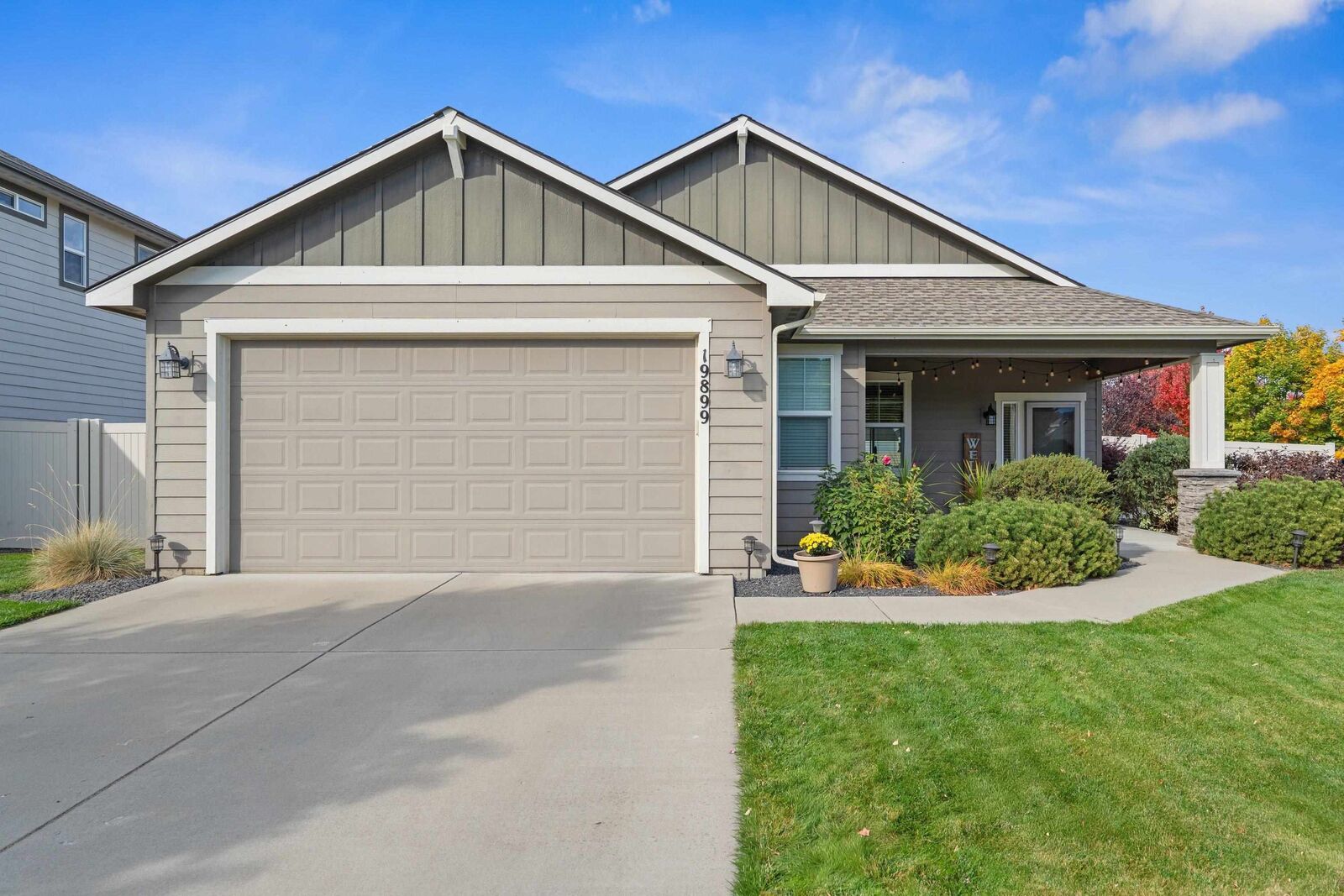 Property Photo:  19899 E Knox Ave  WA 99016 