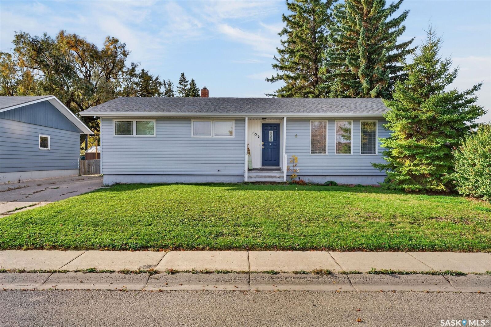 Property Photo:  109 Park Avenue  SK S0E 1A0 