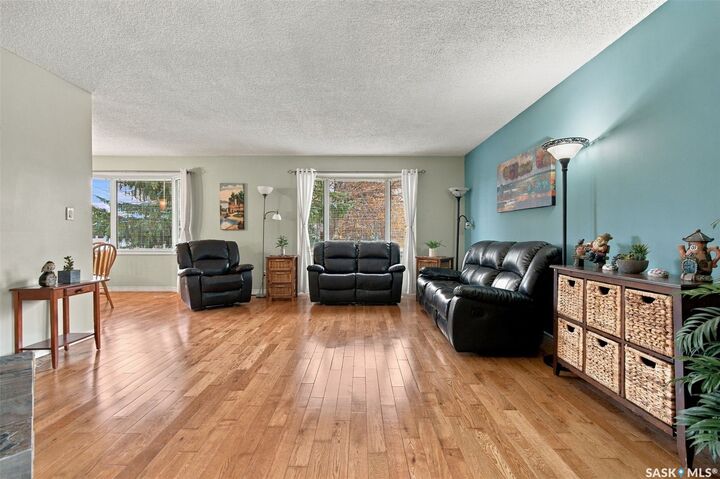 Property Photo: 38 Petersmeyer Street SK S4R 7P7