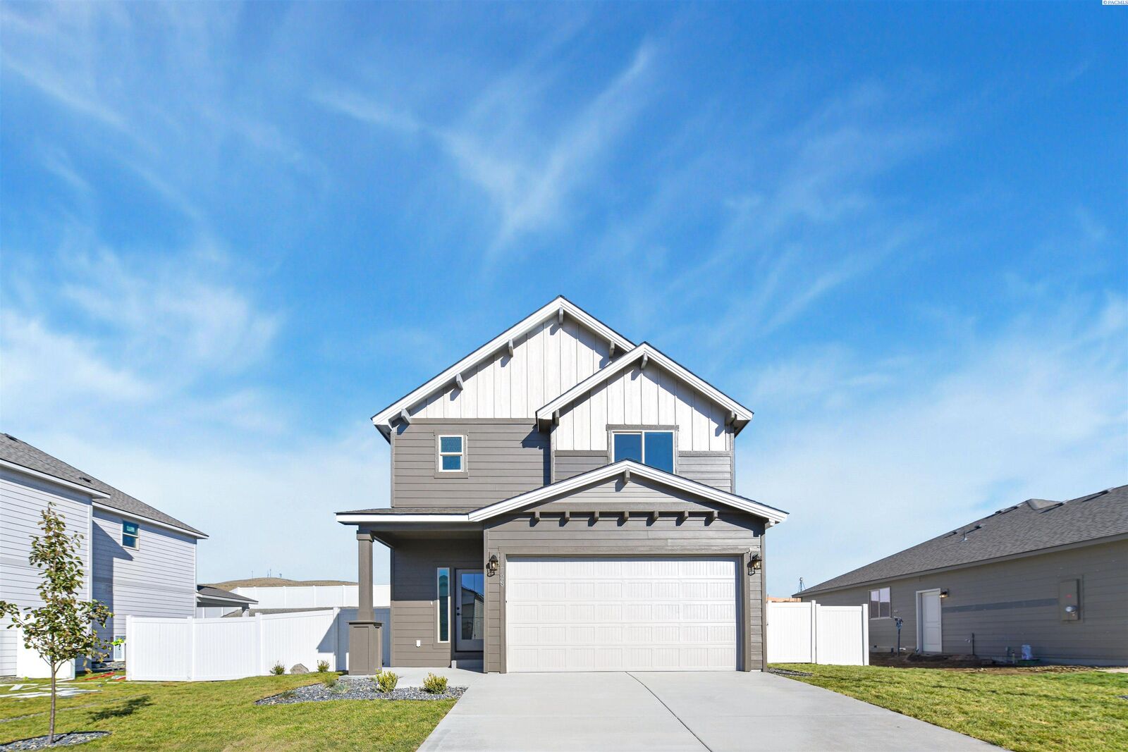Property Photo: 728 Honeylicious St. WA 99352