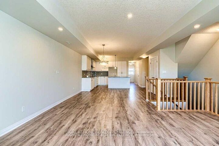 Property Photo: 124 Seabrook Road 8 ON N2R 0K1