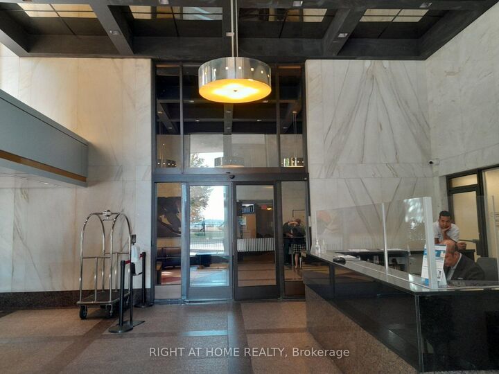Property Photo:  33 Harbour Square 2431  ON M5J 2G2 