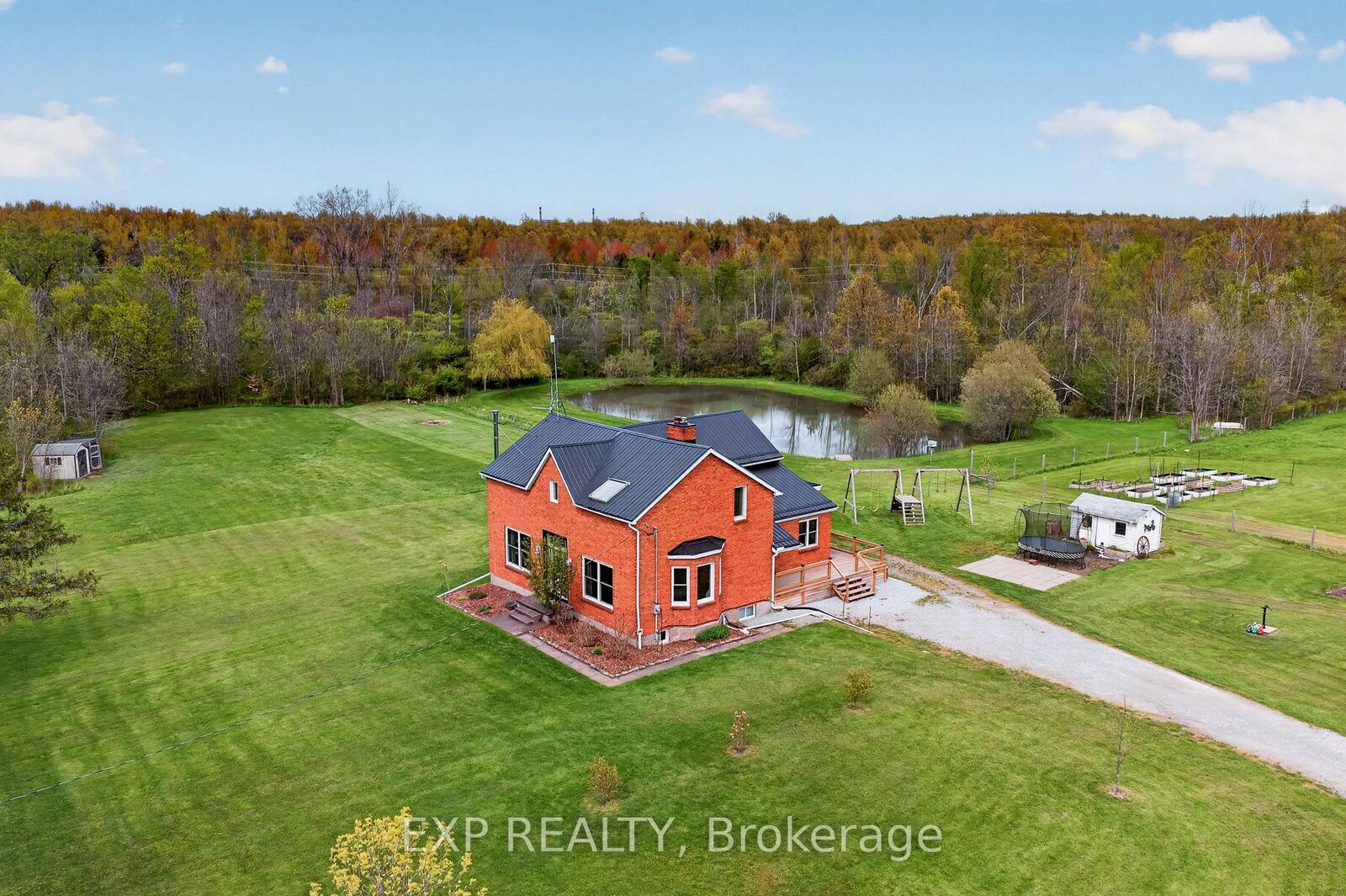 Property Photo:  2266 Pettit Road  ON L2A 5M4 
