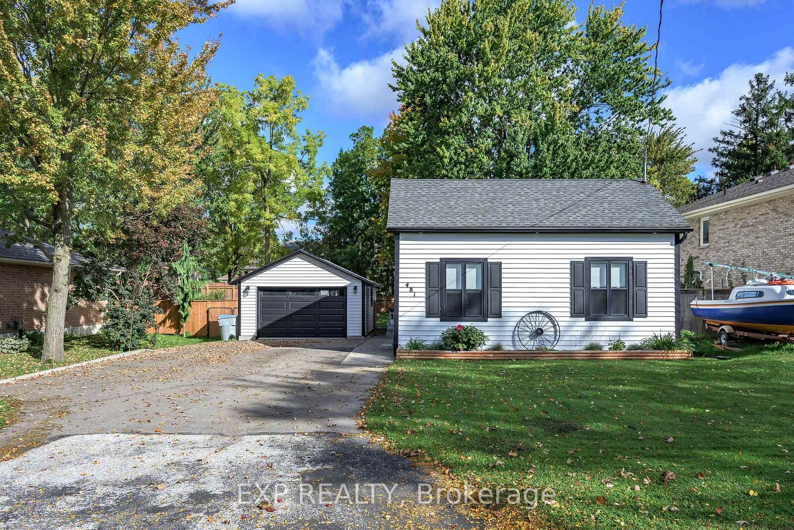 Property Photo:  481 Gold Street  ON N0M 2S0 