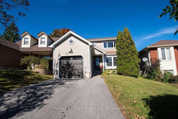 Property Photo:  1118 Huntington Circle  ON K9K 2A8 