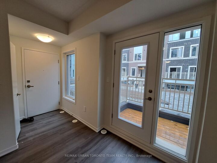 Property Photo:  21 Honeycrisp Crescent 45  ON L4K 0N6 