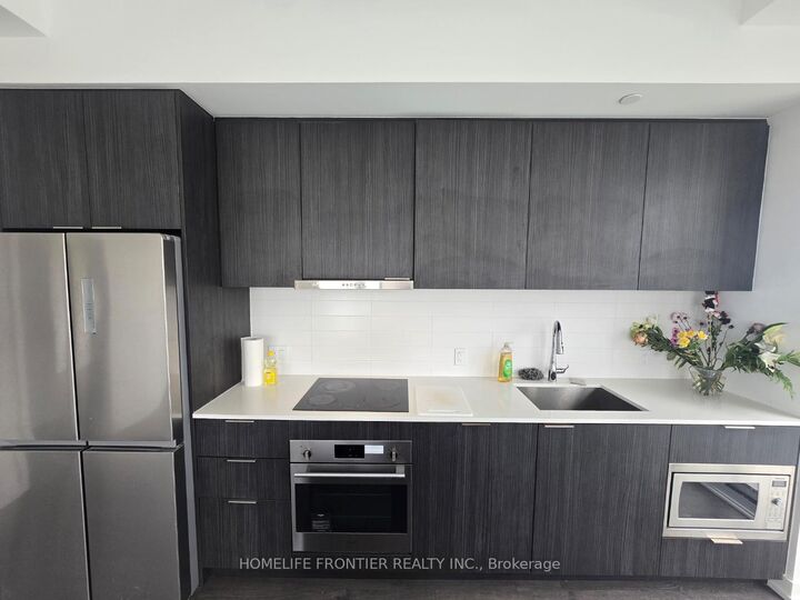Property Photo:  7 Golden Lion Heights 1111  ON M2M 0C1 