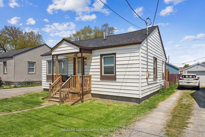 Property Photo:  61 Dieppe Road  ON L2M 6J5 