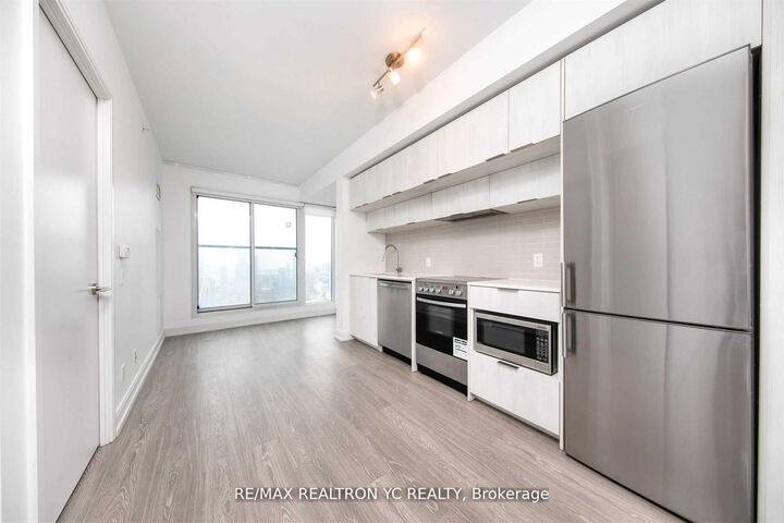 Property Photo:  181 Dundas Street E 4007  ON M5A 0N5 
