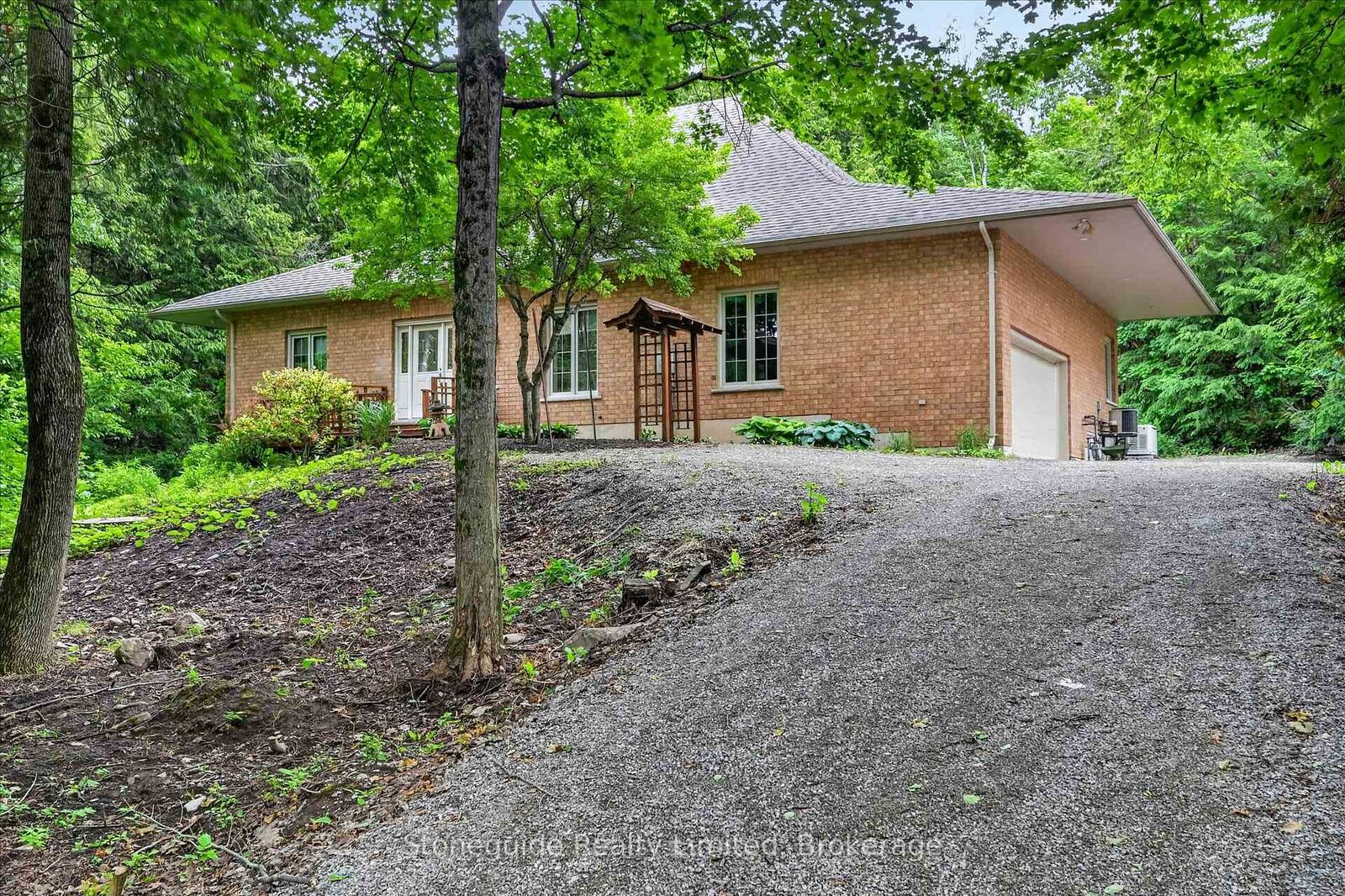 Property Photo:  761 Cedarhurst Drive  ON K9J 0C5 