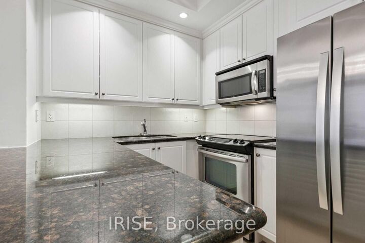 Property Photo:  21 Grand Magazine Street 1010  ON M5V 1B5 