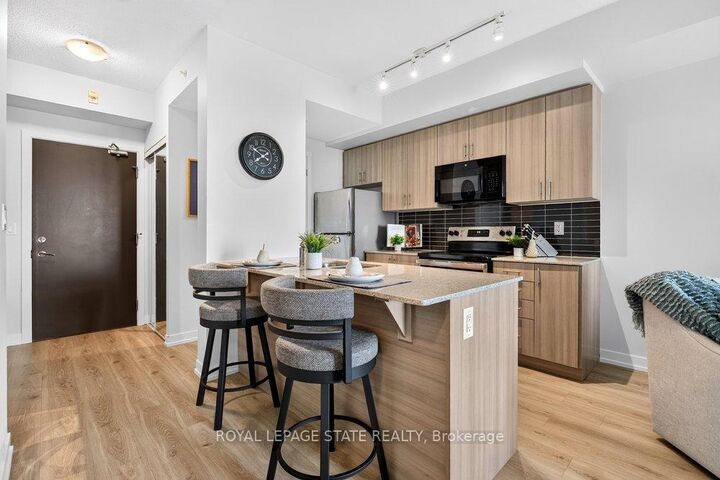 Property Photo:  550 North Service Road 708  ON L3M 0H9 